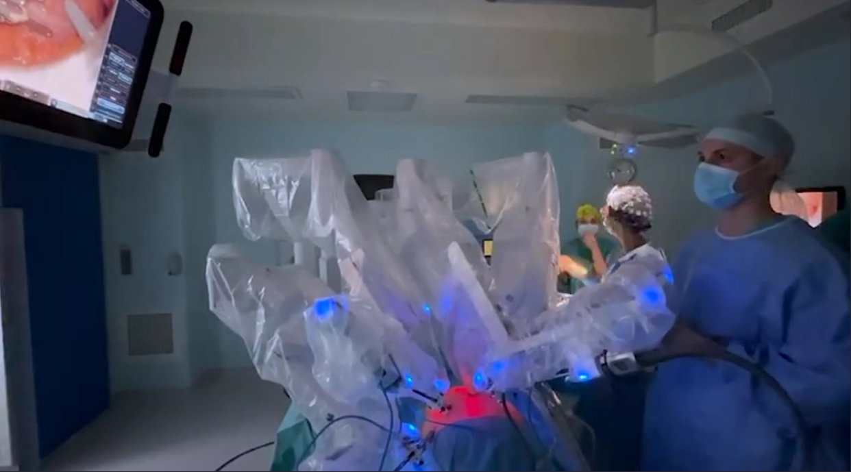 Robotul chirurgical este disponibil și în alte clinici medicale private din Capitală 
