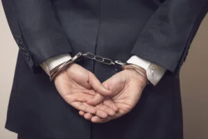Cum a convins un escrosc un pensionar să-i dea 1,4 milioane lei. Se dădea robotul BNR