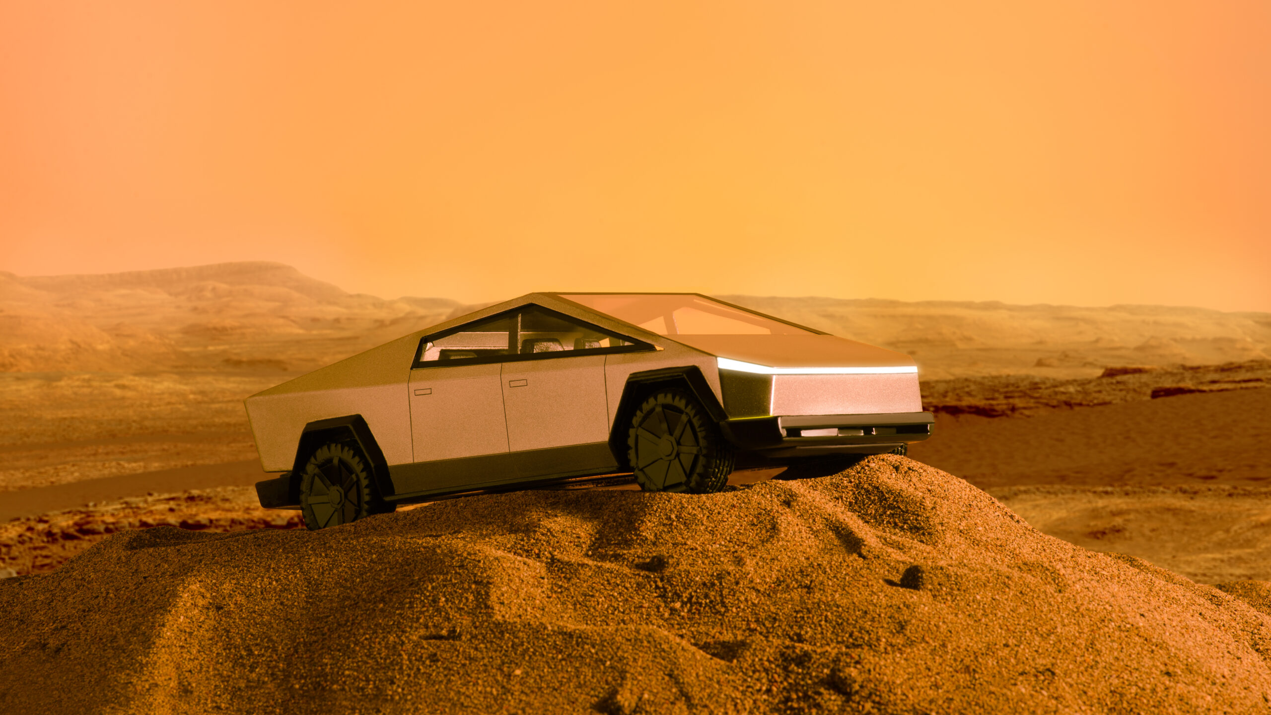 Tesla Cybertruck pe Marte, concept artistic.