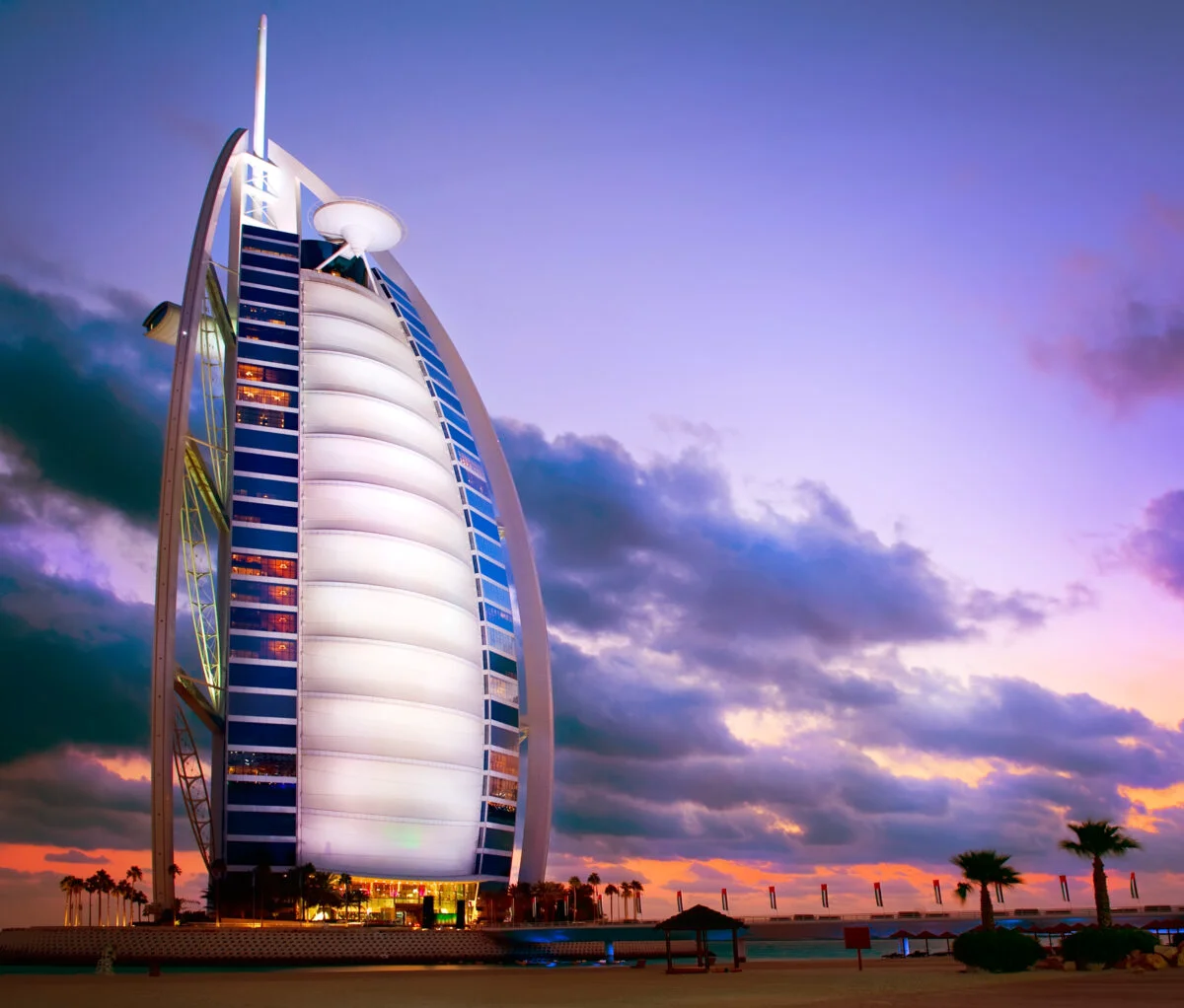 Burj Al Arab, hotelul cu peripeții de lux din Dubai. Dorințe excentrice pentru clienți