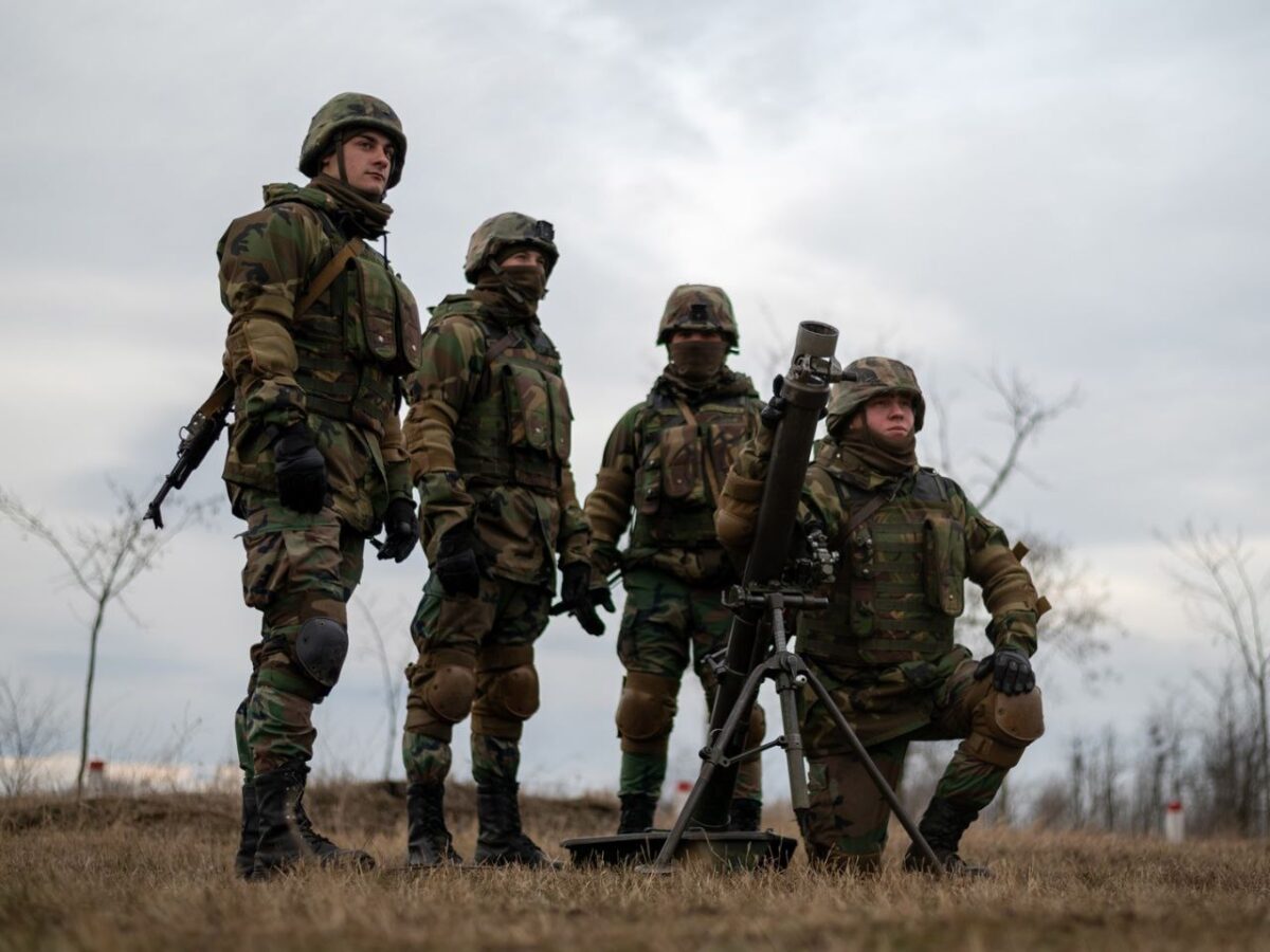 Un grup de soldați din Republica Moldova, aduși în România pentru instrucție