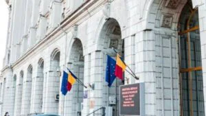 Linia frontului: Ministerul Mediului și Finanțelor, despărțite de o fâșie de mochetă