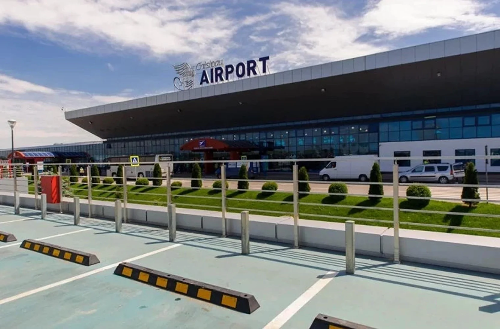 Aeroportul Chișinău, parcare