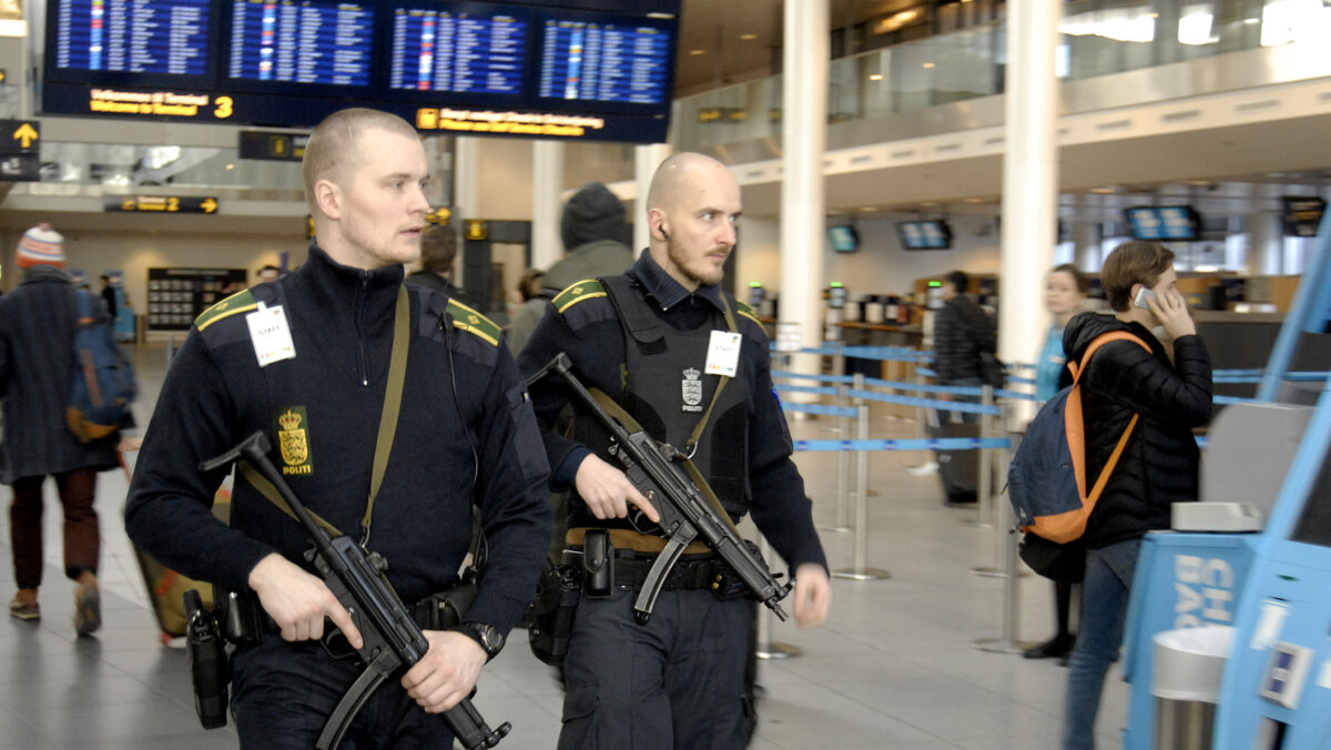 Un bărbat a fost prins cu 455.000 de euro în bagajul de mână, pe aeroportul din Munchen