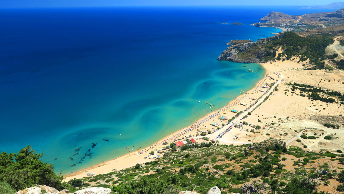 Grecia aplică noi reguli în turism. Legea care schimbă vacanțele românilor