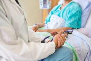 Terapia durerii, inclusă între serviciile medicale oferite românilor. Legea a trecut de Parlament