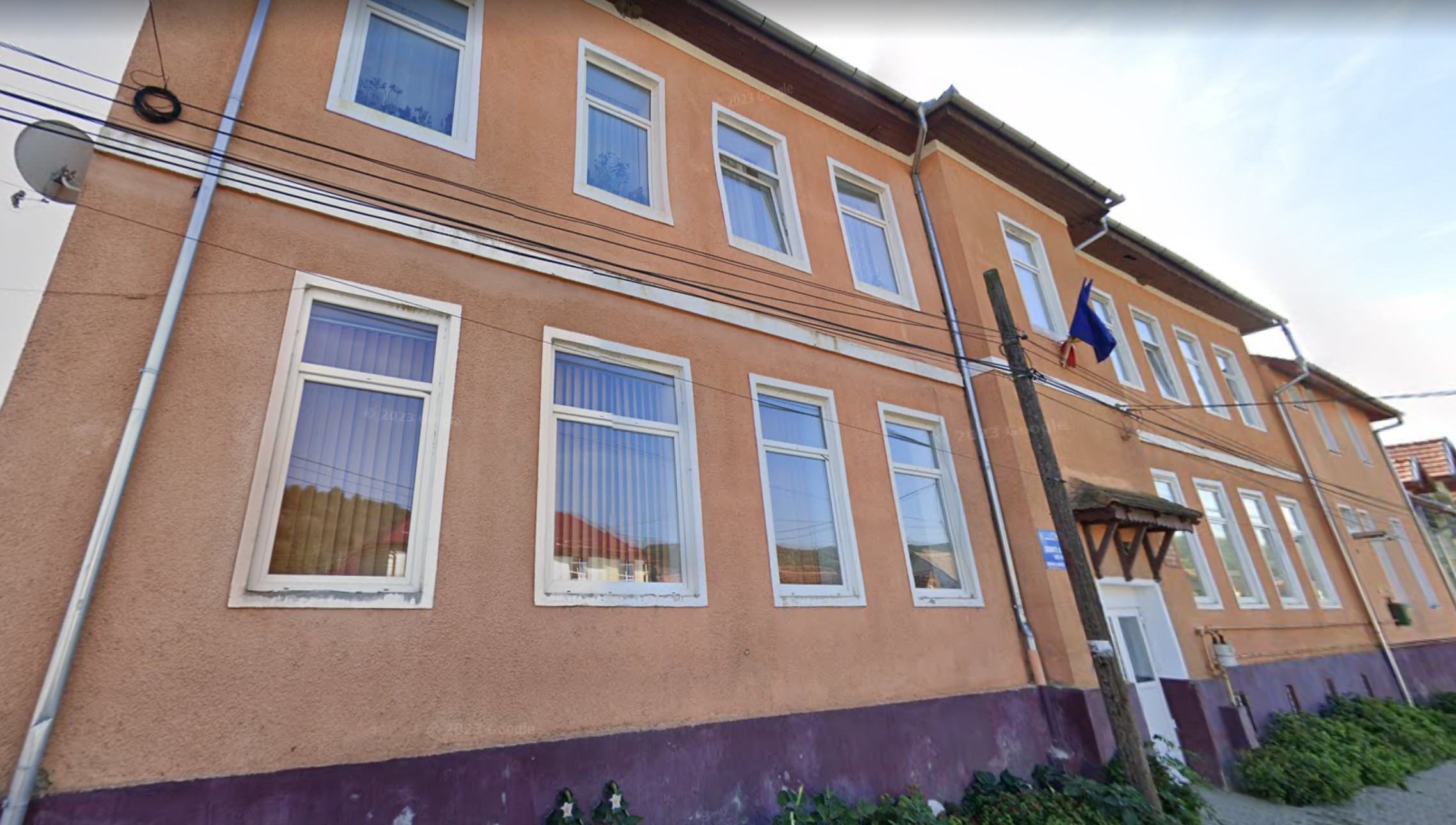 Concluziile primarului, după prăbușirea tavanului școlii din Sibiu: „vântul și porumbeii”