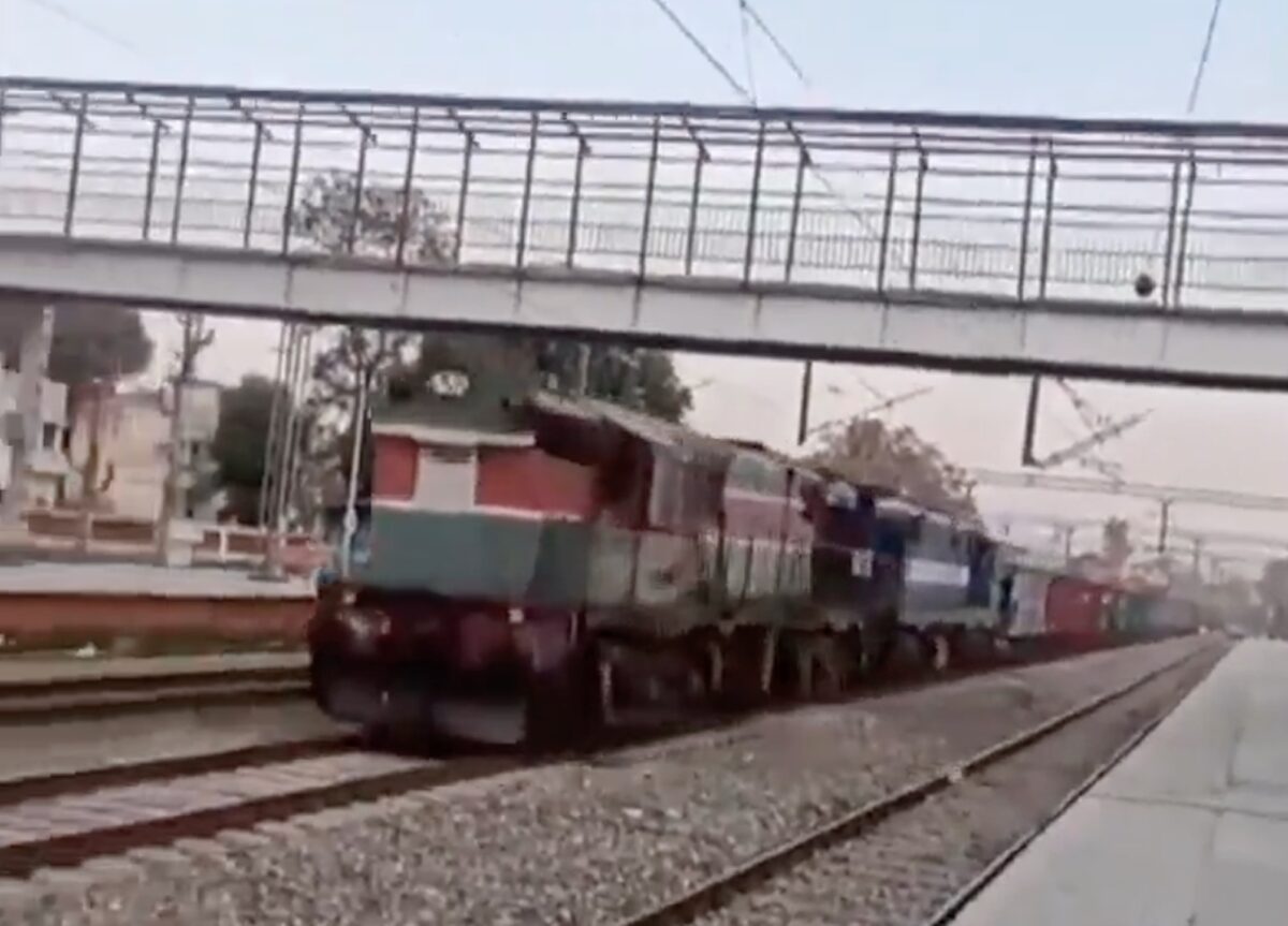 Un tren scăpat de sub control a mers 70 km fără mecanic, atingând 100 km/h