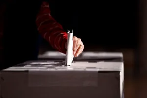 Alegeri în Hunedoara. Cum a strâns un candidat 100 de semnături de la 88 de cetățeni