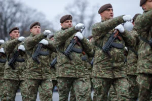 Armată obligatorie în România. Cine cere asta după alegeri