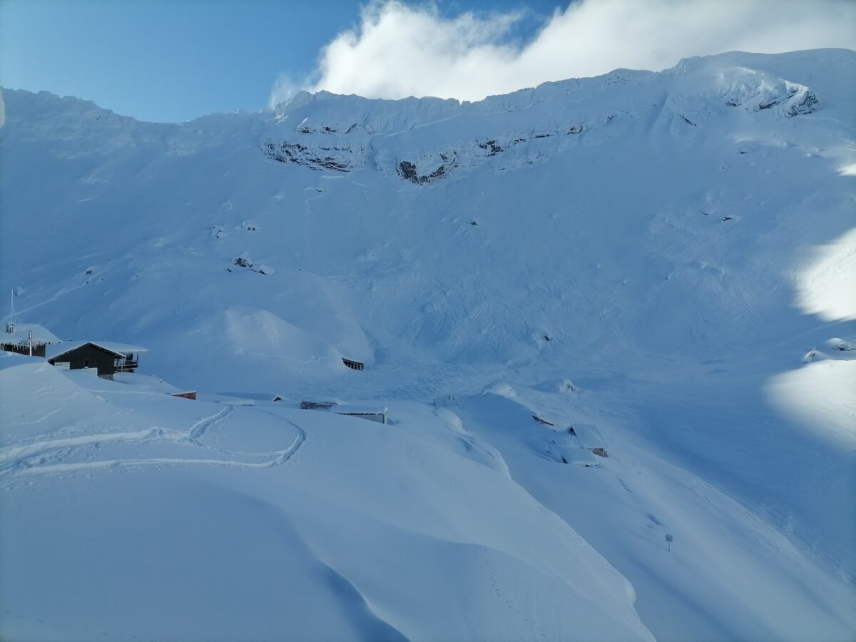 Avalanşă la Bâlea Lac. Două corturi au fost îngropate în zăpadă