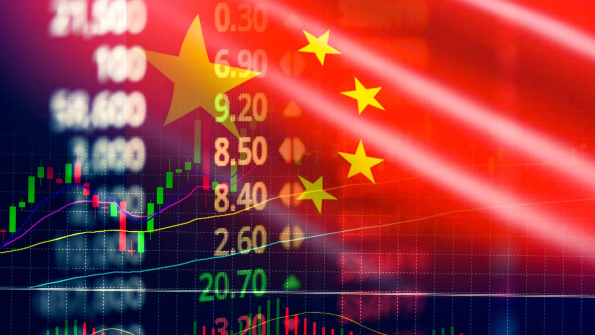 Bursele din China s-au prăbușit. Autoritățile se așteaptă la ce e mai rău