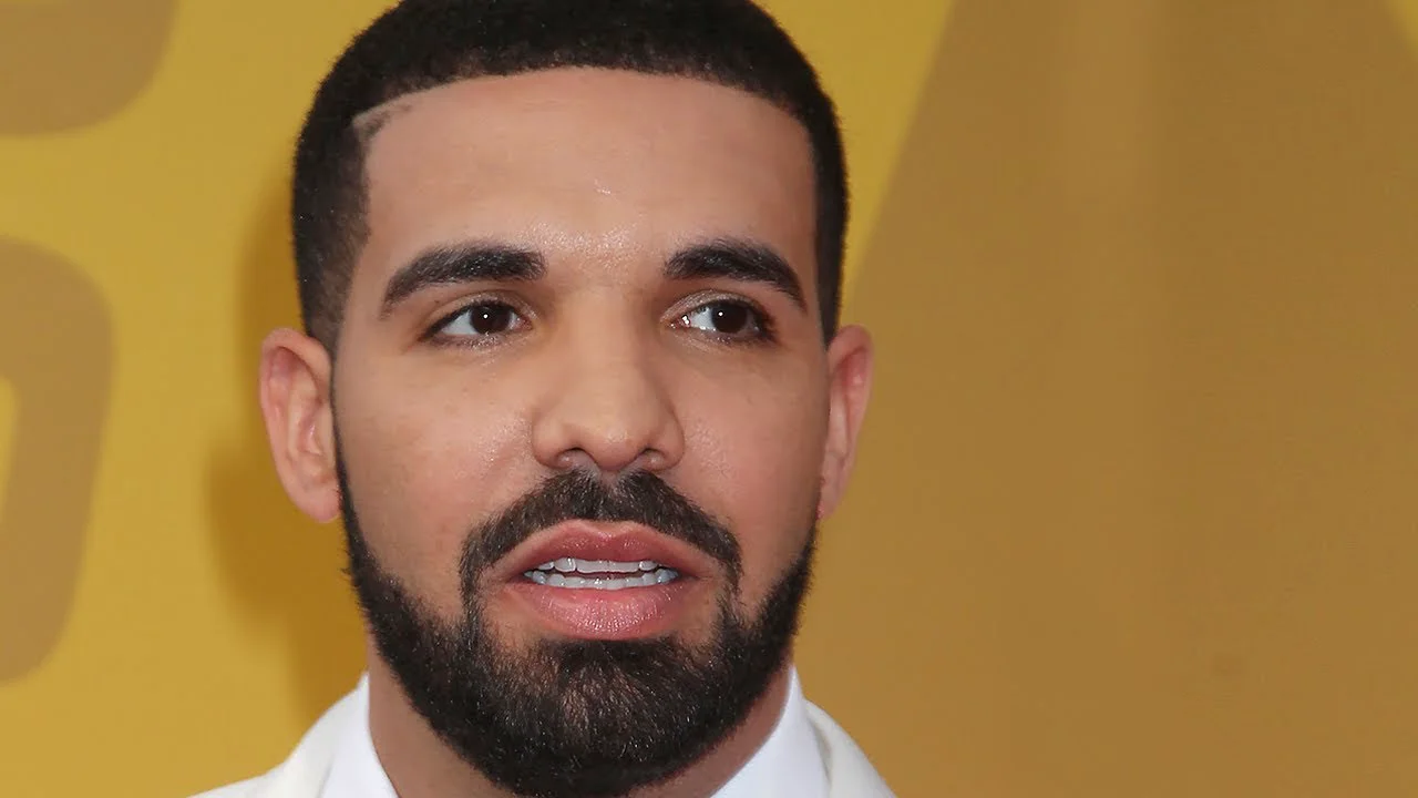 Drake, filmat în ipostaze intime. Videoclipul e viral în toată lumea