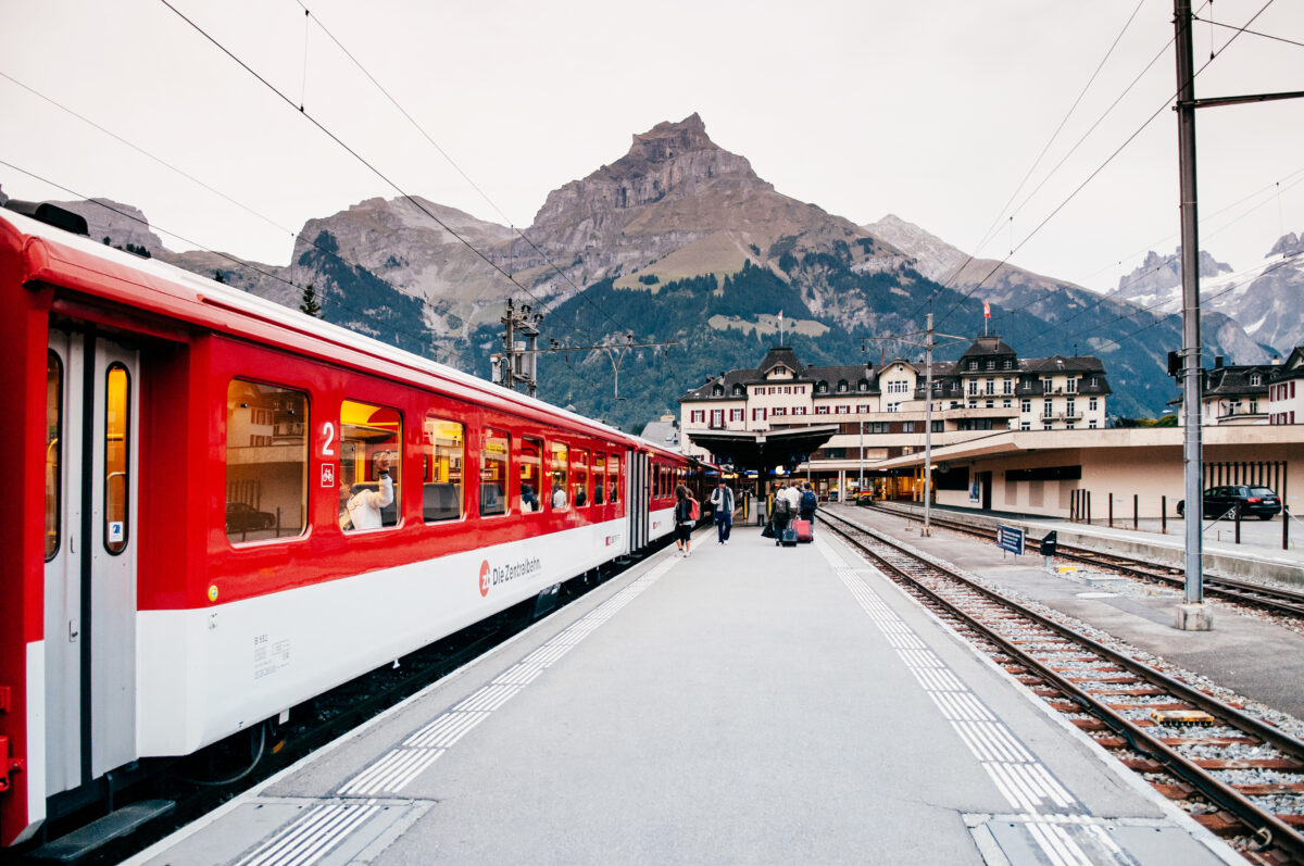 Un bărbat înarmat a luat ostatici într-un tren din Elveţia