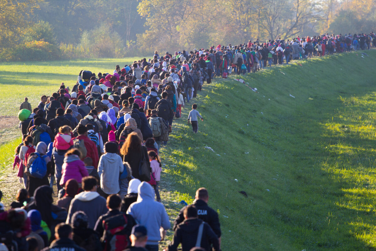 Agențiile de frontieră ale UE și ale Regatului Unit cooperează împotriva imigrației ilegale
