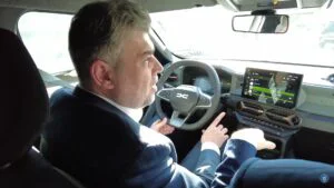 Un singur ministru PSD din cabinetul Ciolacu deține o mașină Dacia