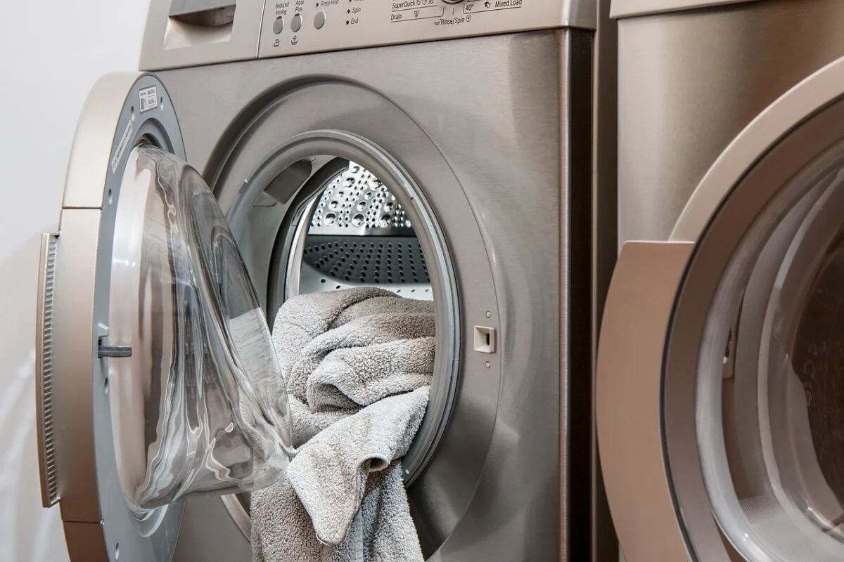 Mașina de spălat are un compartiment care te îngrozește dacă-l desfaci