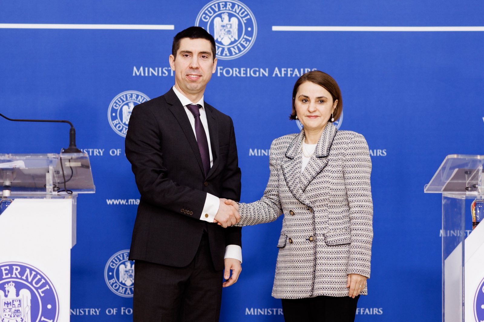 Mihai Popșoi și Luminița Odobescu, miniștrii de Exgterne ai Republicii Moldova și ai României.