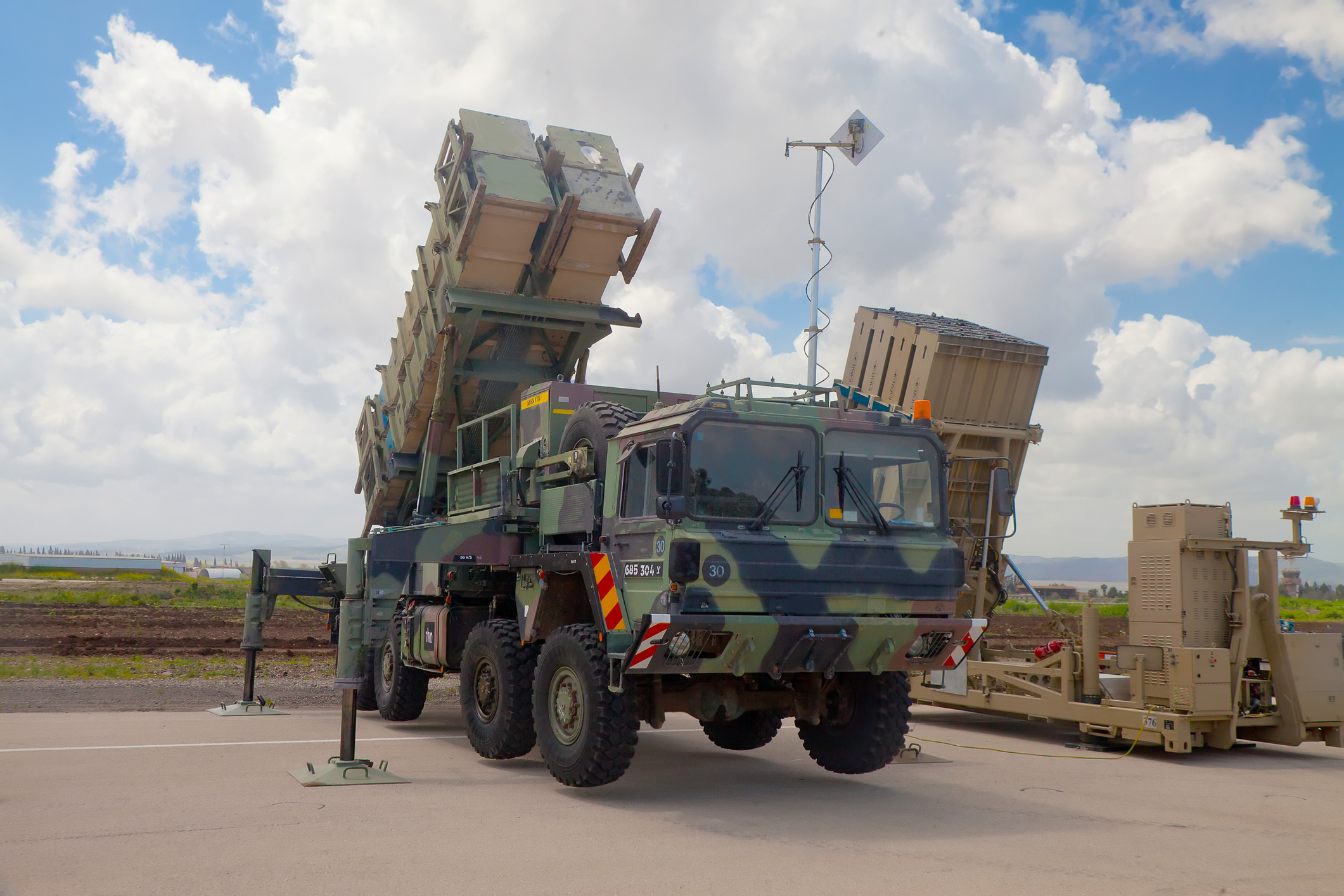 MIM-104 Patriot, sistem de rachete sol-aer, principalul de acest tip folosit de Armata Statelor Unite și de mai multe națiuni membre NATO. Este unul dintre cele mai avansate sisteme de apărare ale NATO într-o posibilă confruntare militară cu Rusia.
