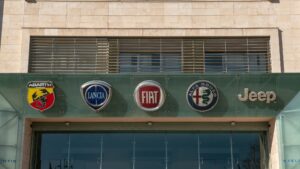 Stellantis se luptă să nu închidă fabrici, după dezastrul Volkswagen