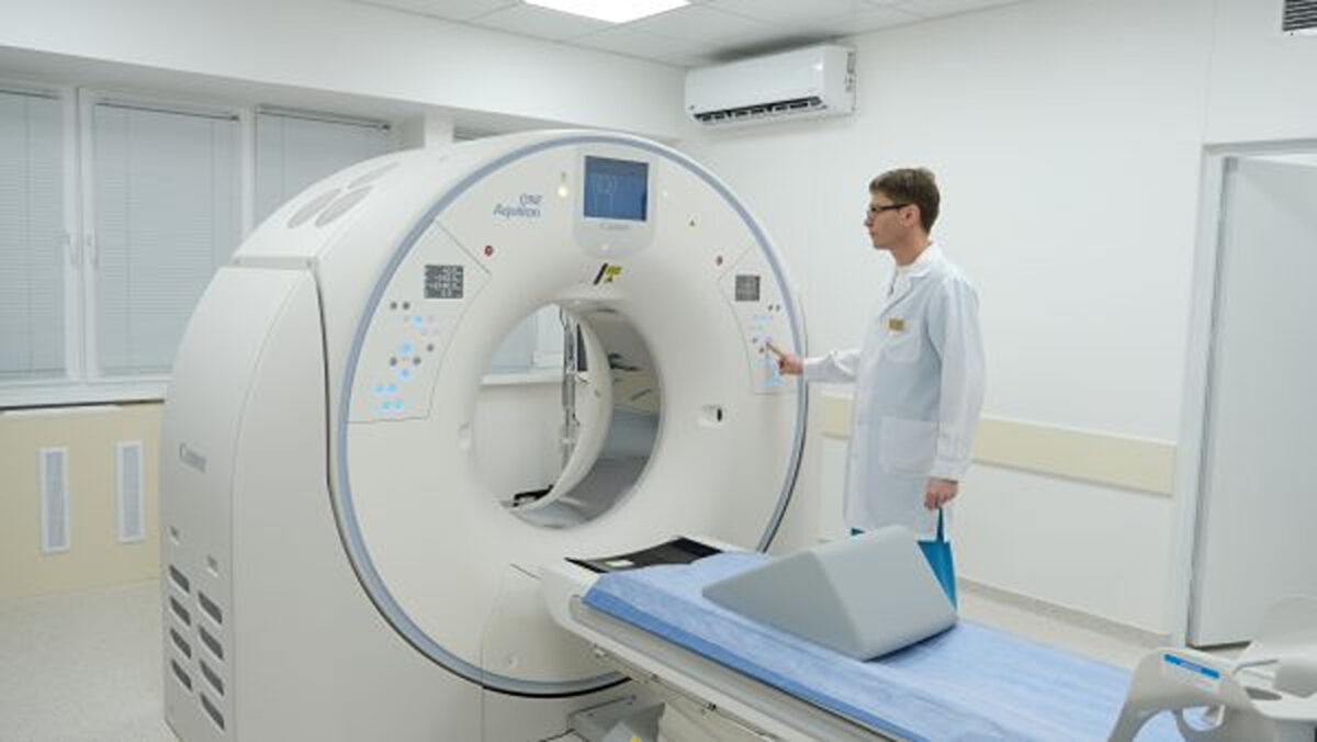 Tomograf dotat cu inteligență artificială la Institutul de Cardiologie
