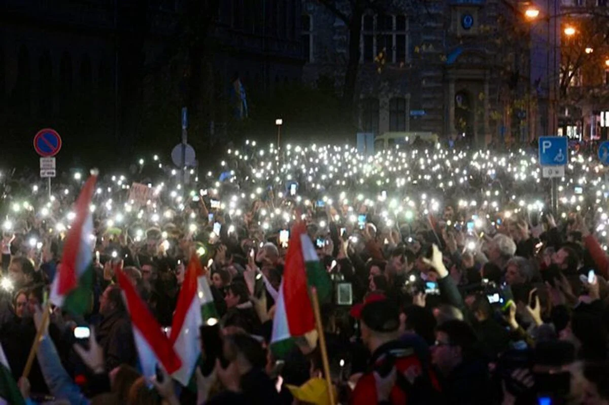 Mii de maghiari au cerut, în stradă, demisia premierului Viktor Orban