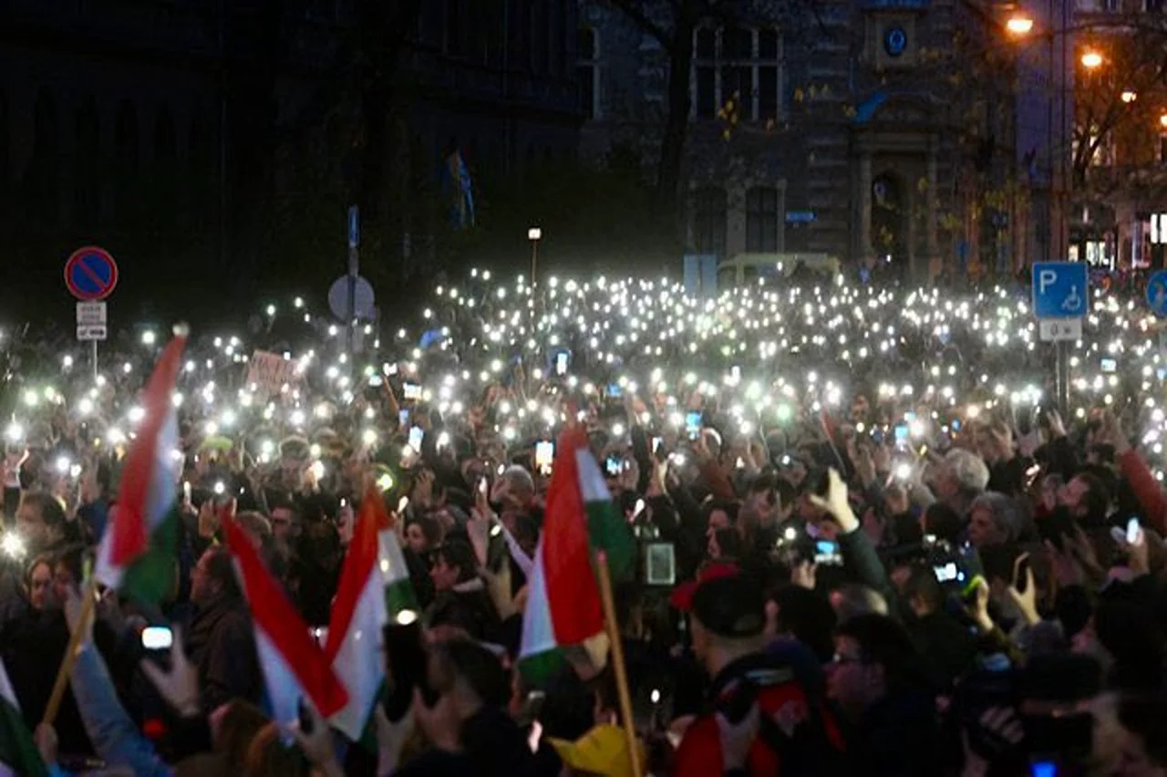 Mulțime la Budapestea cere demisia premierului Viktor Orban