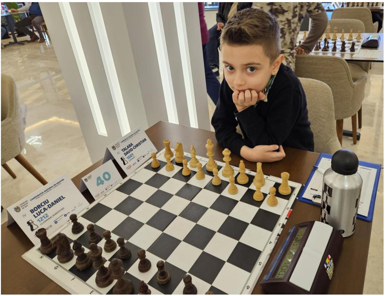 Un puști de 7 ani va reprezenta România la europenele de șah. Cine este David-Christian Talabă