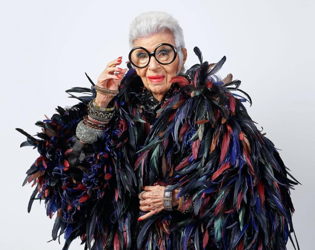 Iris Apfel, simbol al modei, a murit la vârsta de 102 ani