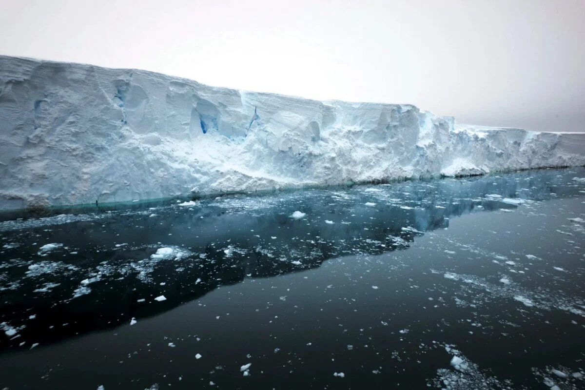 Oamenii de știință, alertați de schimbările din Antarctica. Cât de grave sunt consecințele