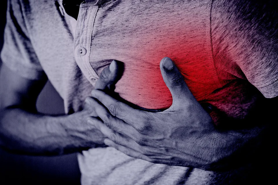 Bolile de inimă, prevenite cu două obiceiuri la îndemâna oricui