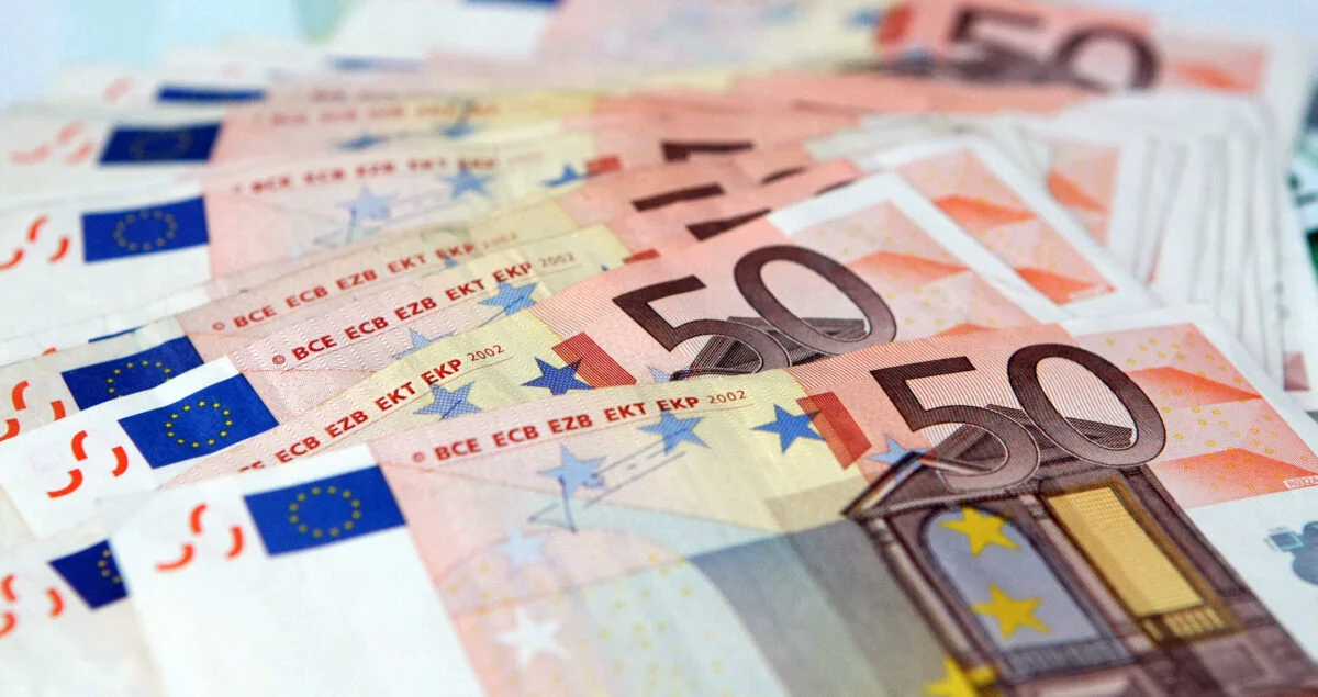 UE limitează plățile în numerar. Noi norme pentru combaterea spălării banilor