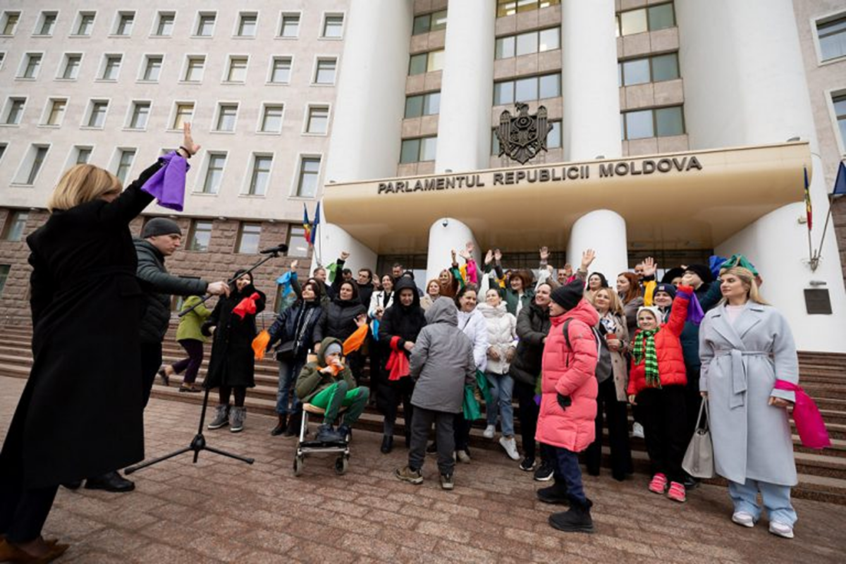 Ziua bolilor rare, marcată în Parlamentul de la Chișinău cu un flashmob