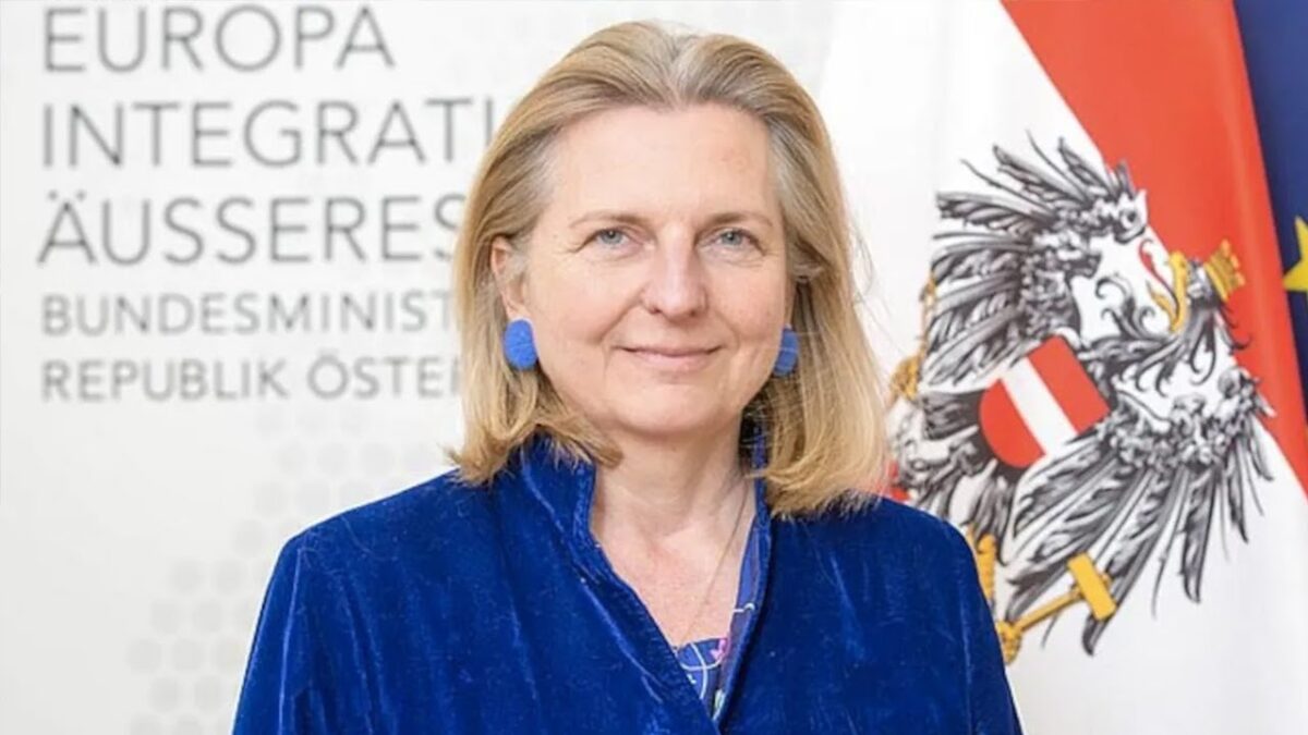 „Mireasa lui Putin”. Fosta ministră de Externe a Austriei, Karin Kneissl, nu mai vrea să plece din Rusia