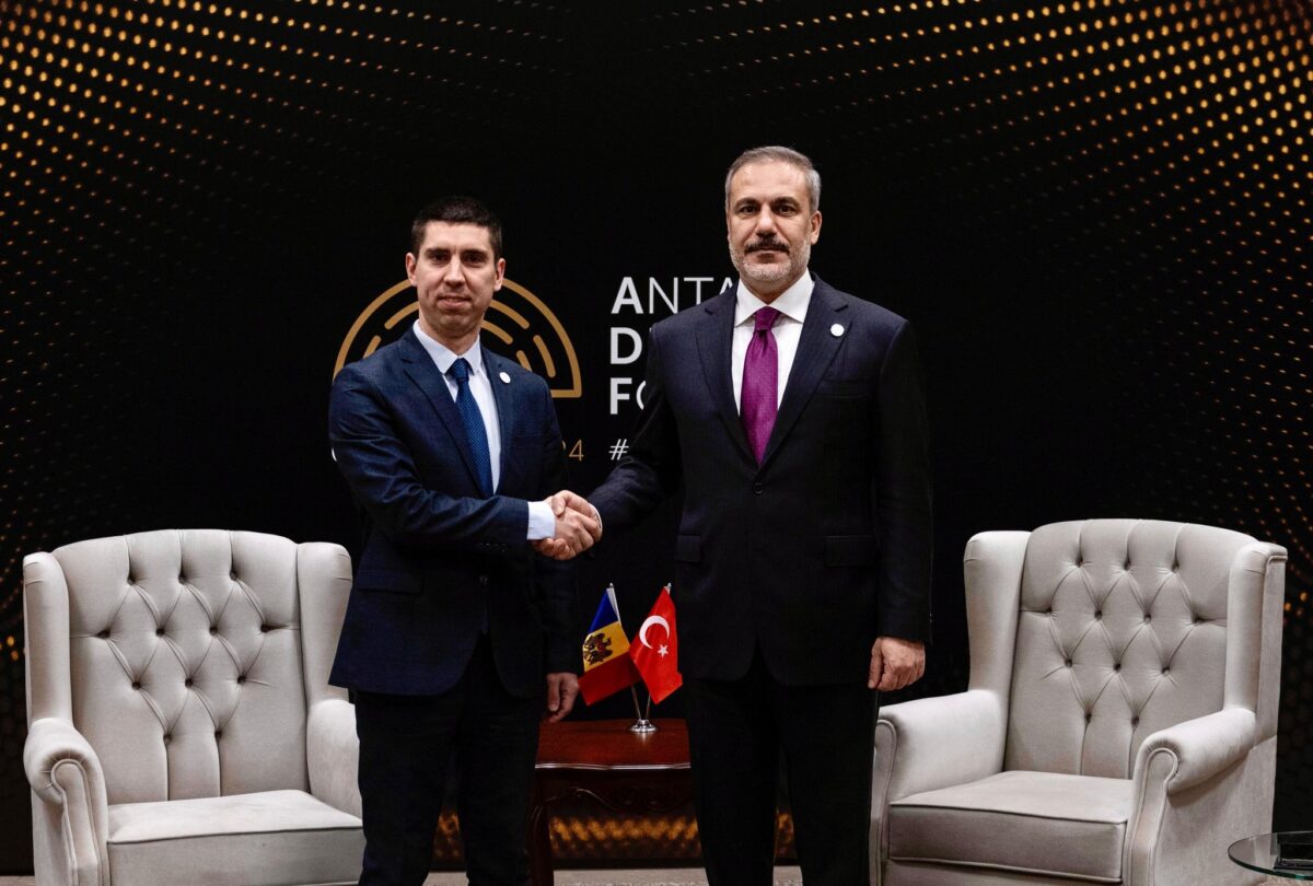 Republica Moldova își întărește relațiile diplomatice. Ministrul de Externe al Turciei, invitat la Chișinău