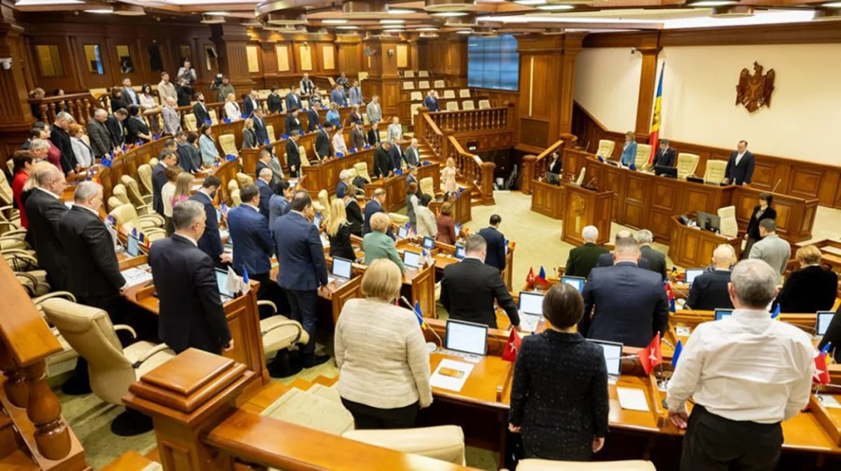Moment de reculegere, în Parlamentul din Republica Moldova, pentru victimele atentatului de la Moscova