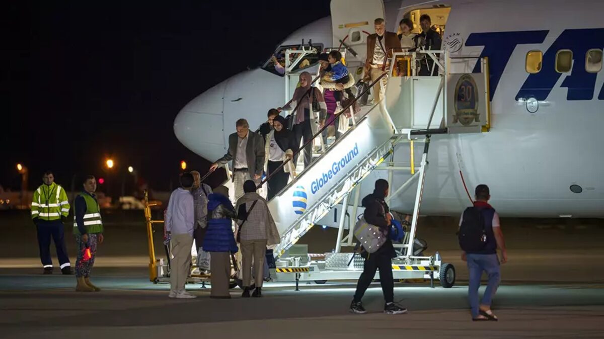 Anunț făcut de MAE. 11 cetățeni români și membri de familie au fost evacuați din Gaza
