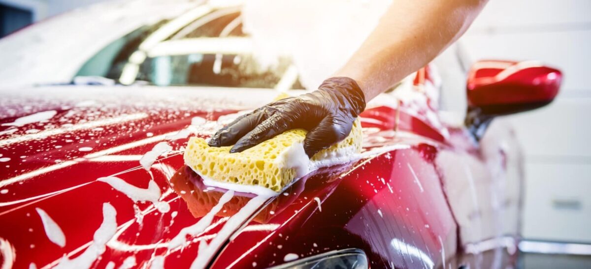 Cum se spală corect mașina. Folosirea incorectă a jetului poate provoca daune mari