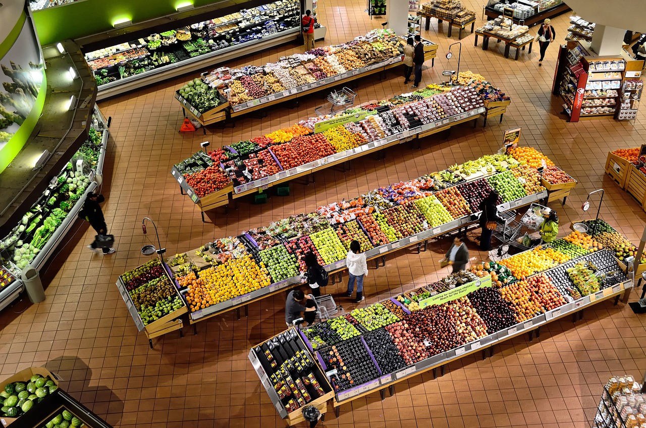 Supermarket. Zona de legume și fructe