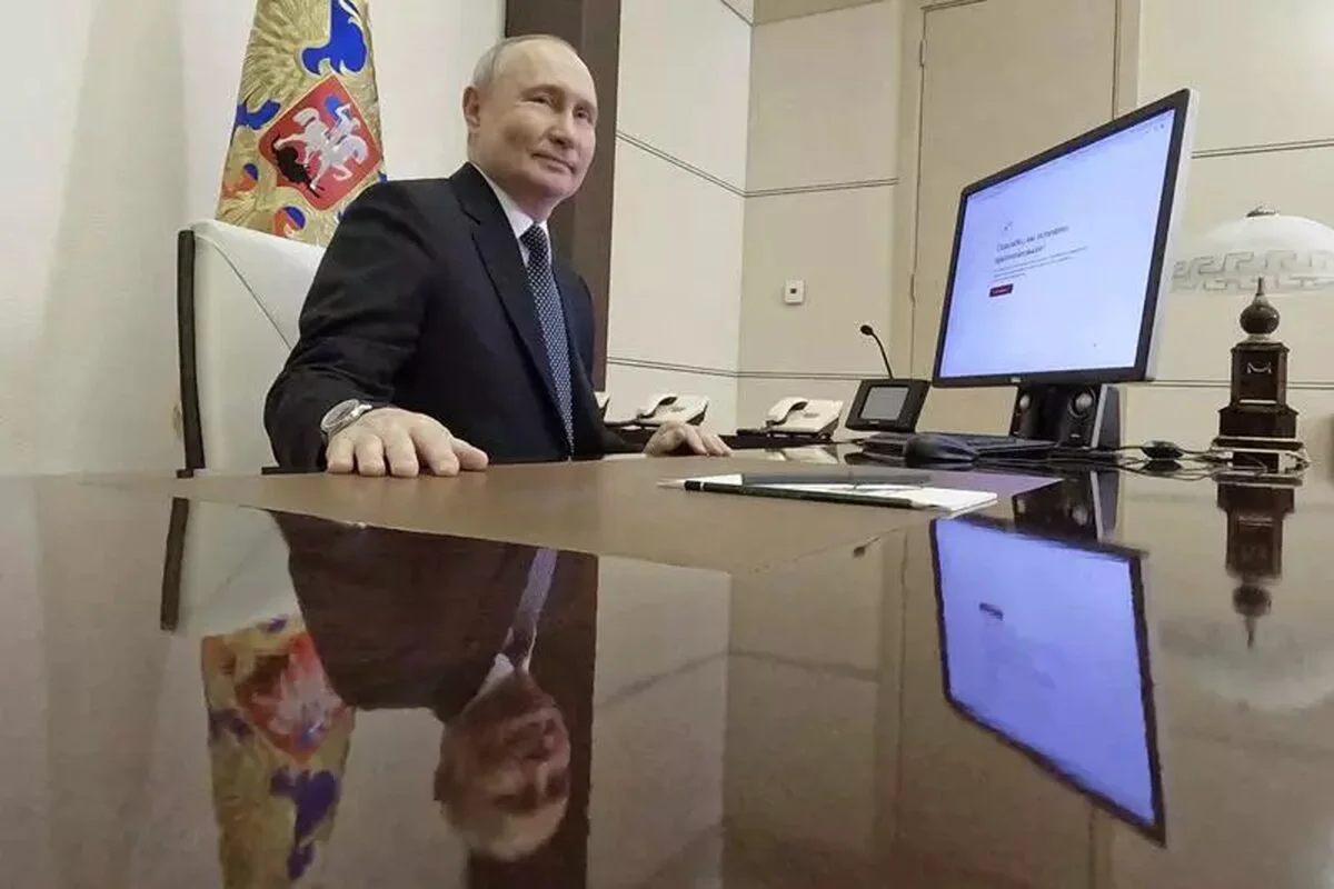 Vladimir Putin a votat on-line