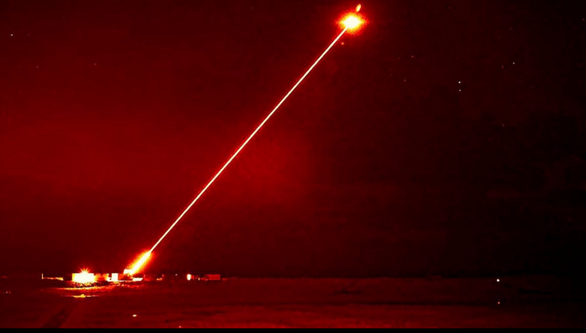 Arma laser care taie ținta cu viteza luminii, trimisă pe frontul din Ucraina. Dronele lui Putin, în pericol