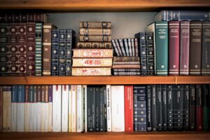 Asociația Editorilor: Scumpirea cărților nu reduce deficitul, ci înrăutățește accesul la educație