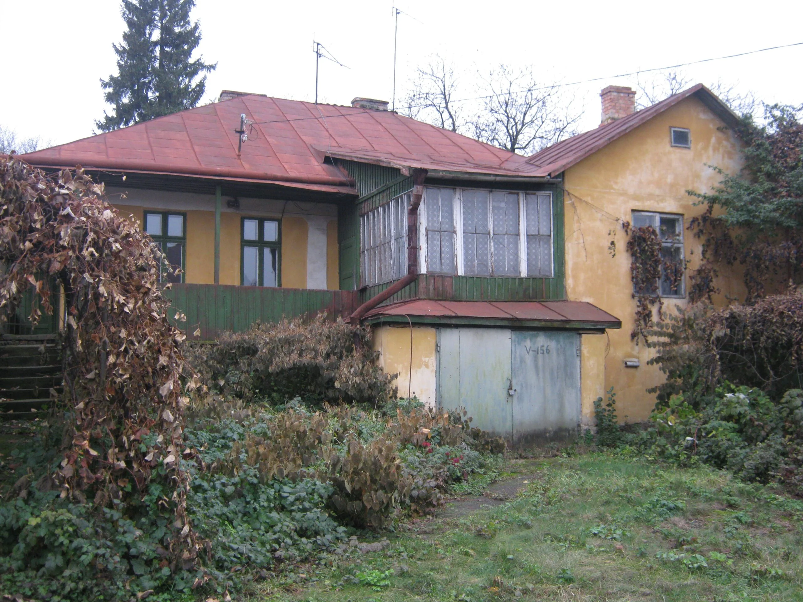 După 30 de ani de incultură, corupție și inacțiune din partea autorităților, va mai putea fi salvată casa lui Aron Pumnul din Cernăuți?