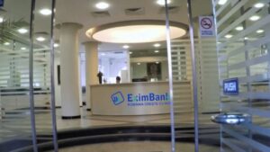 Cine încasează de la Eximbank chiria „nesimțită” descoperită de Bolojan