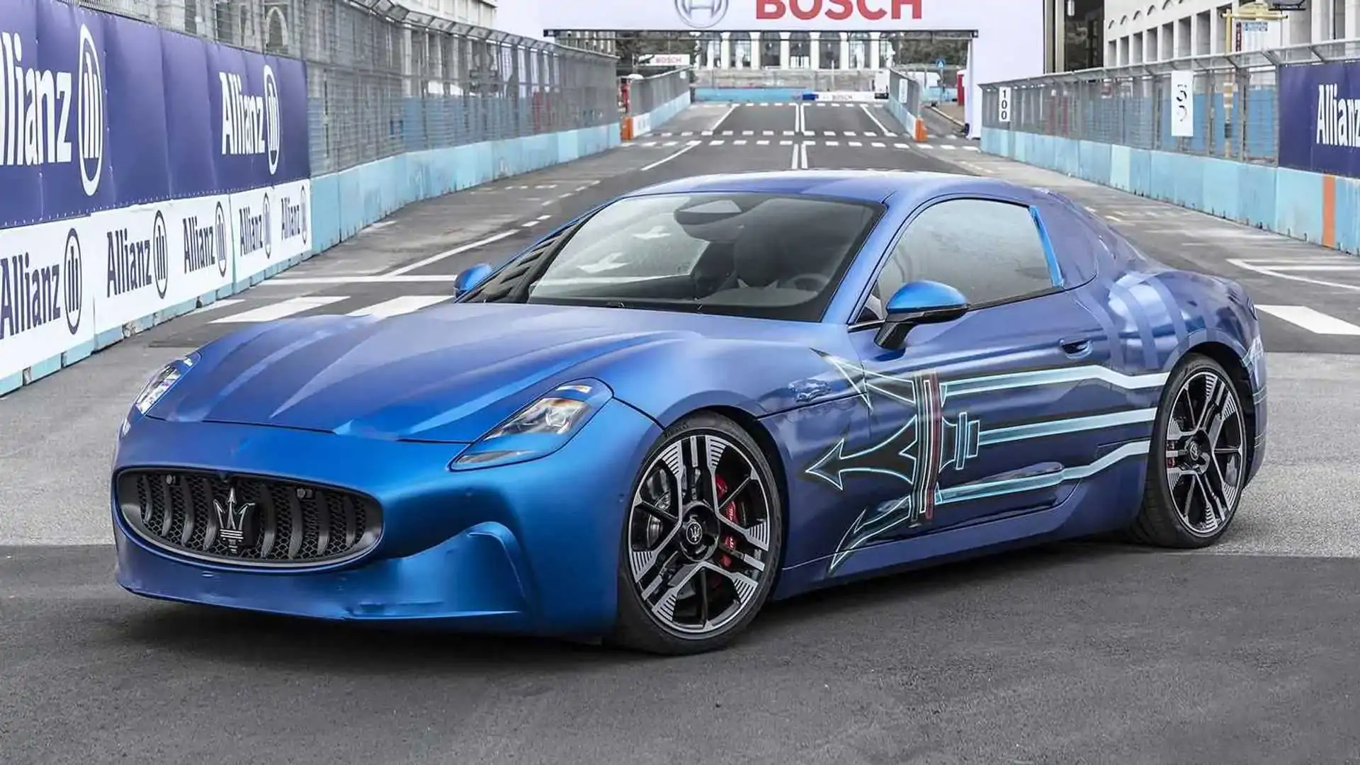 Maserati apelează la inginerii români. „Creierul” mașinii electrice este produs în Timișoara