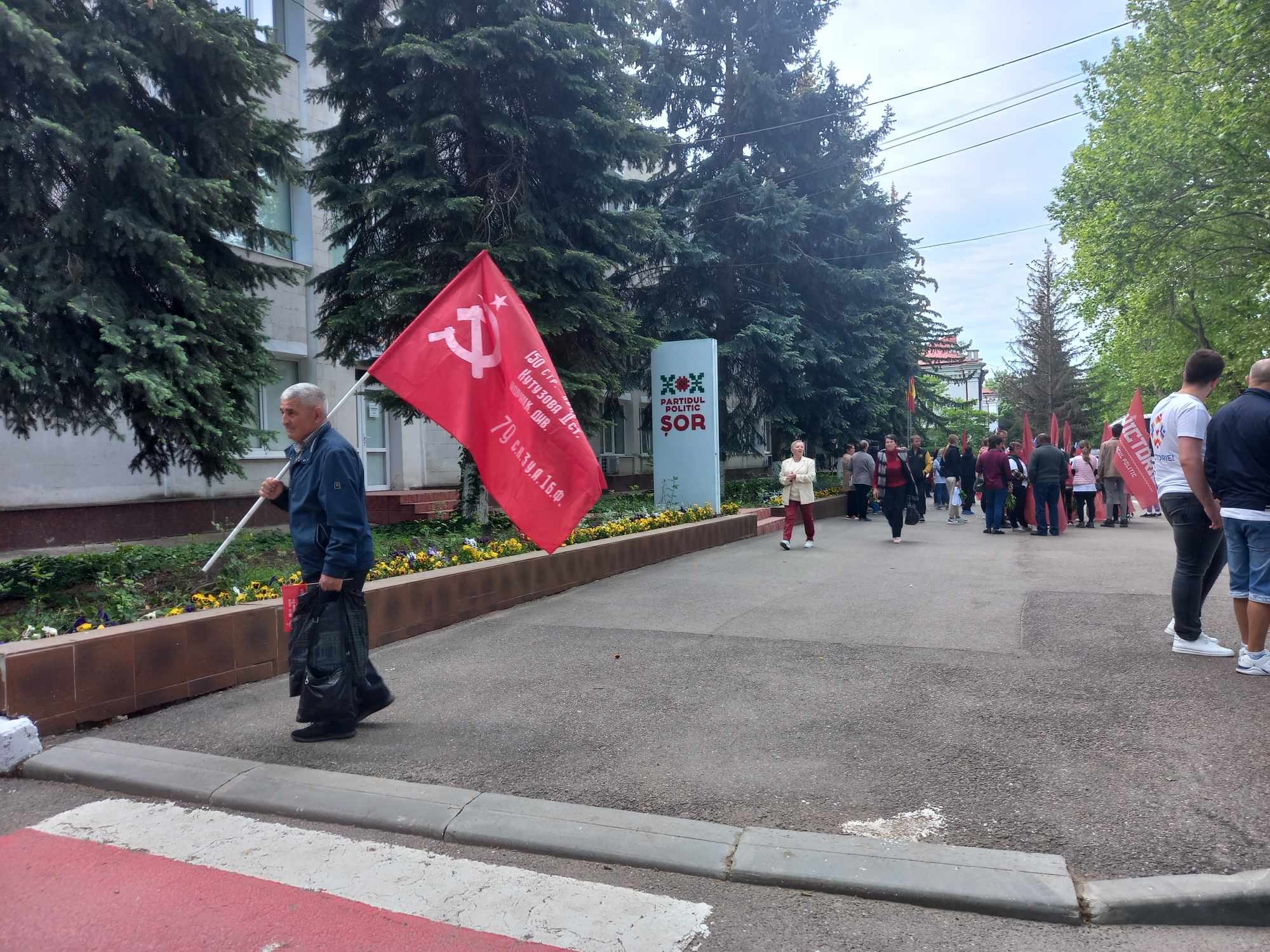 Sărbătoare în stil sovietic în oraşul controlat de Ilan Şor: „Plecaţi din Orheiul nostru!”. Foto
