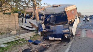 Șoferul care a provocat accidentul cu 17 răniți, acuzat de pasagerii microbuzului