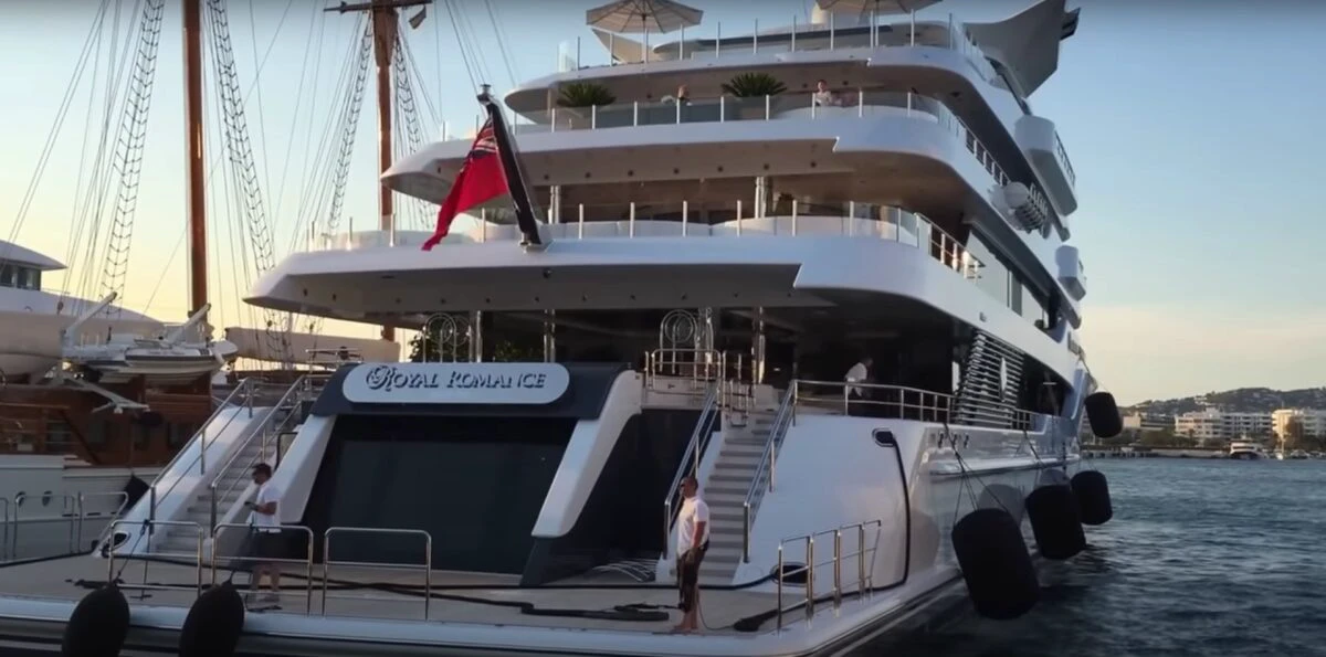 Viața la bordul unui iaht de lux. O fostă angajată dezvăluie adevărul despre milionari: Pentru ei, verigheta devine doar un accesoriu