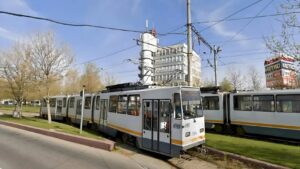 Probleme pe patru linii de tramvai din București, din cauza căldurii