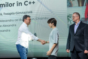 Premierul Dorin Recean i-a premiat pe cei mai inovatori tineri din Basarabia